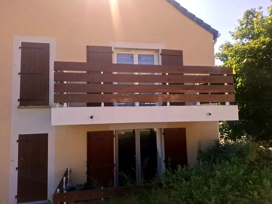 Façade et balcon rénovés à Gramat