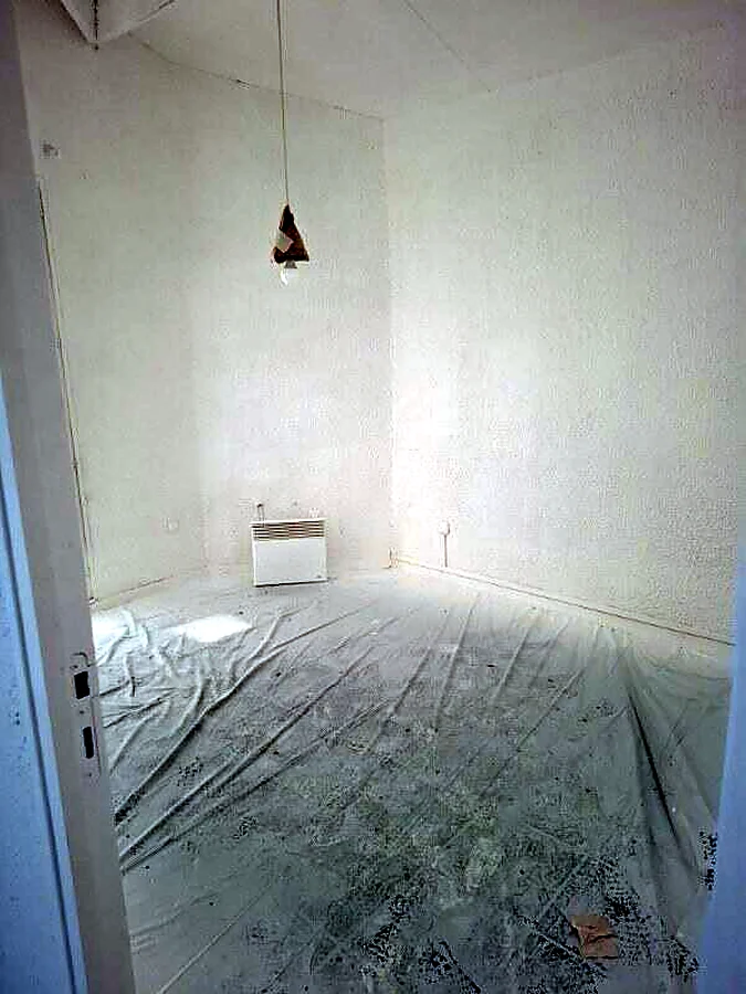 Murs intérieurs rénovés dans une maison à Gramat